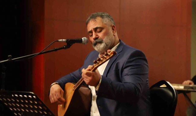 Ünlü halk ozanı Âşık Veysel hayat verdiği türküler ile anıldı