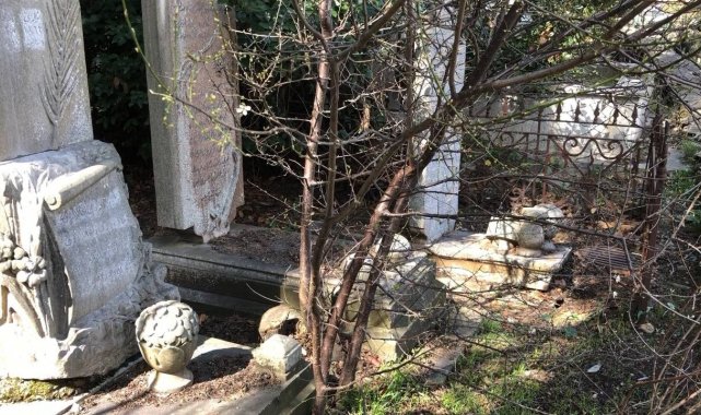Ünlü yazar Recaizade Mahmud Ekrem'in mezarı harabeye döndü