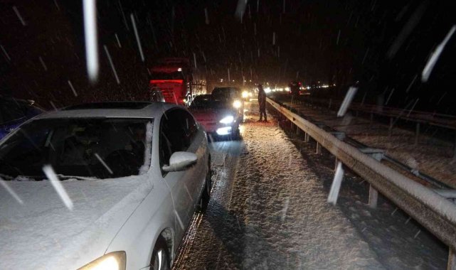 Uşak - Afyonkarahisar karayolu trafiğe kapandı