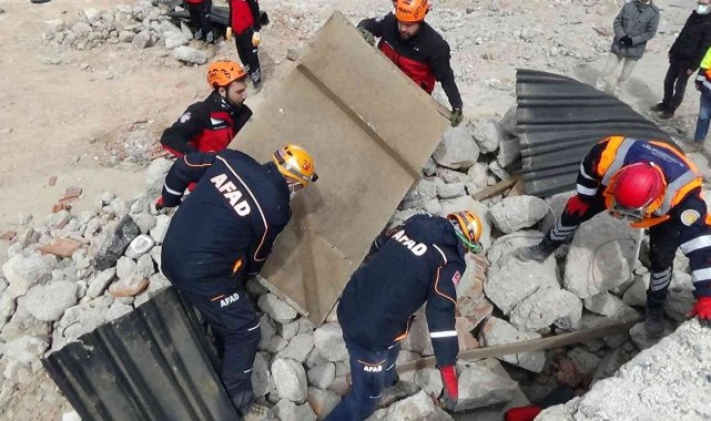 Uşak'ta 5.8 şiddetinde depreme hazırlık tatbikatı yapıldı