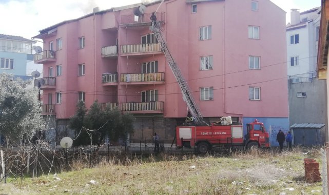 Uşak&#039;ta korkutan yangın paniğe neden oldu