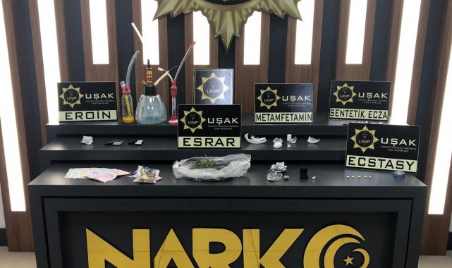 Uşak&#039;ta şafak operasyonuyla yakalanan 5 uyuşturucu taciri tutuklandı