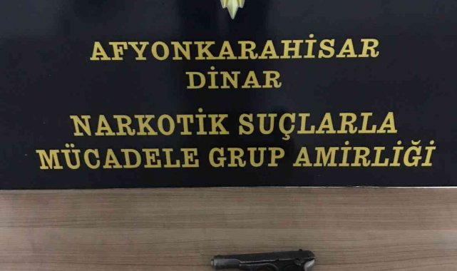 Uyuşturucu operasyonunda aranan şahıs tabanca ile yakalandı