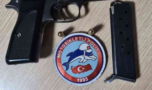 Üzerinde ruhsatsız tabanca ile yakalandı