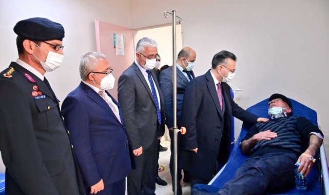 Vali Aksoy, şehit babası Aygün ile görüştü