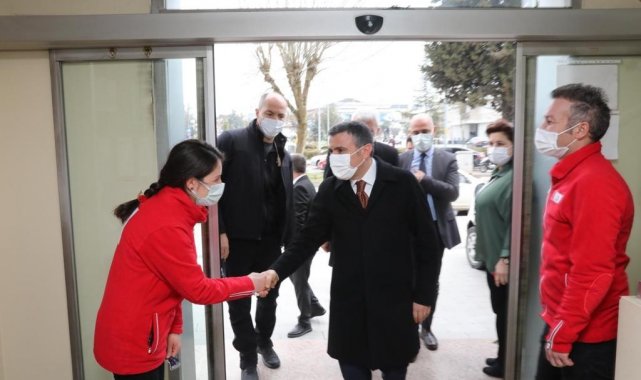 Vali Atay, Kan Merkezinde incelemelerde bulundu