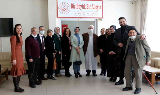 Vali Bilmez yaşlılarla bir araya geldi