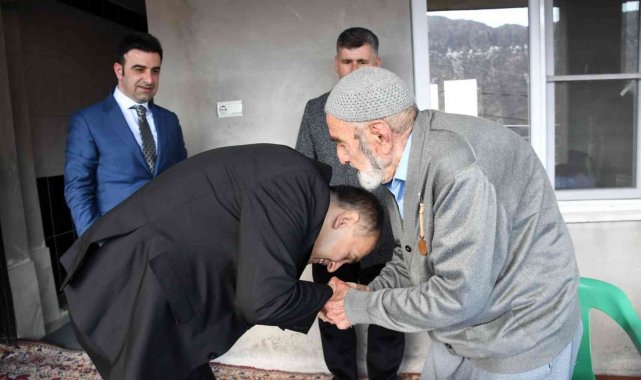 Vali Çuhadar, Kore gazileriyle bir araya geldi