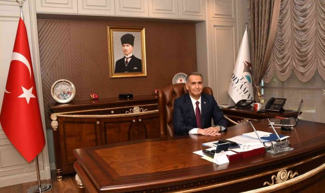 Vali Çuhadar&#039;dan, 8 Mart Dünya Kadınlar Günü mesajı