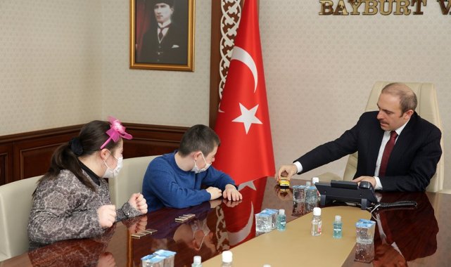 Vali Epcim, down sendromlu öğrencilerle bir araya geldi