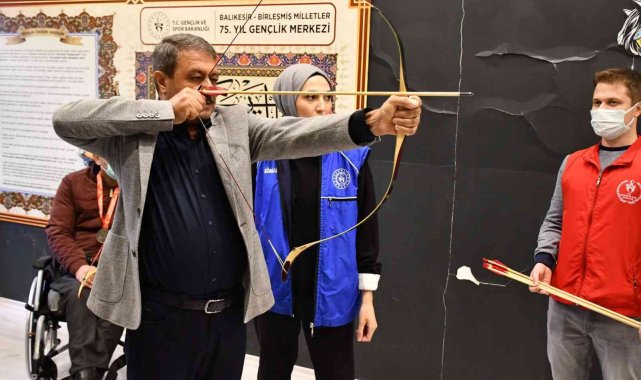 Vali Hasan Şıldak Gençlik Merkezini ziyaret etti