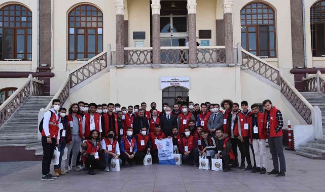 Vali Karadeniz, 40 ilden gençlerle buluştu