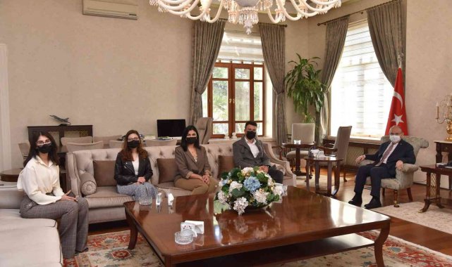 Vali Karadeniz Siyasi Bilimler Kulübü Öğrencilerinin sorularını yanıtladı