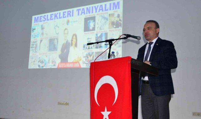 Vali Öner, tecrübelerini öğrencilerle paylaştı