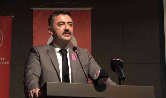 Vali Tekbıyıkoğlu: &quot;Kadınlar her zaman devlet protokolünde yeri olmuştur&quot;