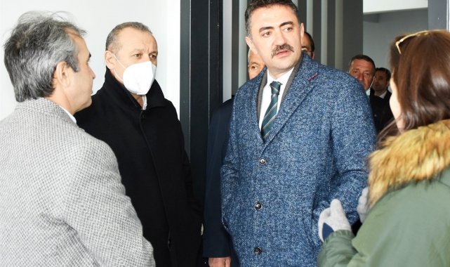 Vali Tekbıyıkoğlu, TOBB Mesleki ve Teknik Anadolu Lisesi&#039;ni gezdi