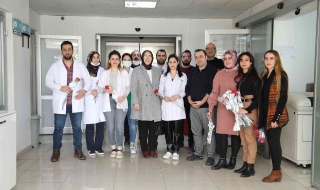 Van Büyükşehir Belediyesi sağlık çalışanlarının bayramını kutladı