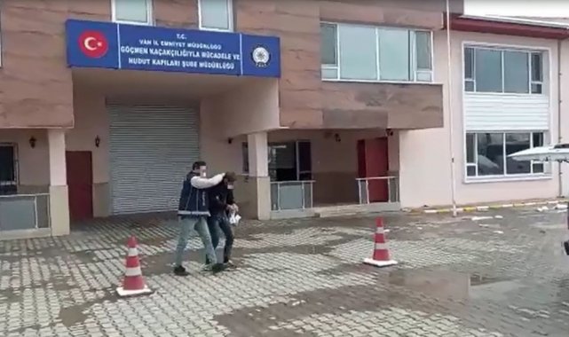 Van&#039;da 2 metruk yapı yıktırıldı, 4 organizatör tutuklandı