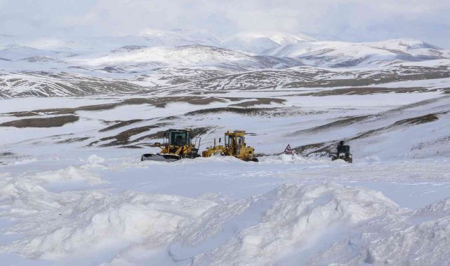 Van'da 216 yerleşim yerinin yolu ulaşıma kapandı