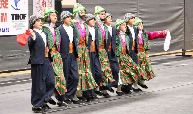 Van&#039;da &#039;Kulüpler Arası Halkoyunları Yarışması&#039; sona erdi