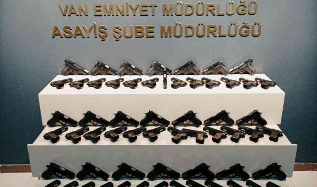 Van&#039;da 60 adet kurusıkı tabanca ele geçirildi