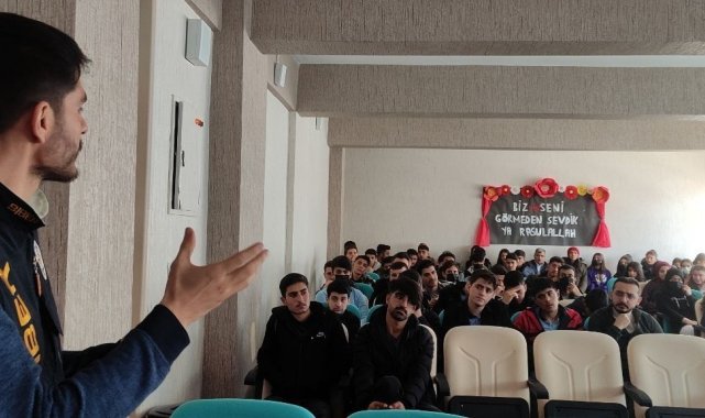 Van'da öğrenciler internet kullanımı konusunda bilgilendirildi