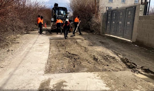 Van'da yol onarım çalışması