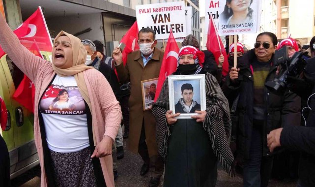 Vanlı anne: &quot;Teslim olan her evlat bizi umutlandırıyor&quot;