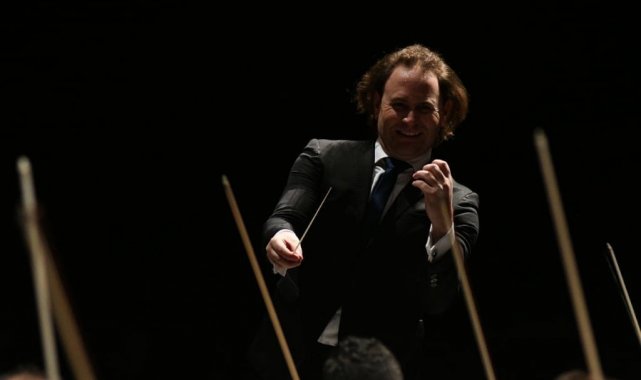 Venezuela Simon Bolivar Senfoni Orkestrası genç müzisyenlerle bir araya gelecek