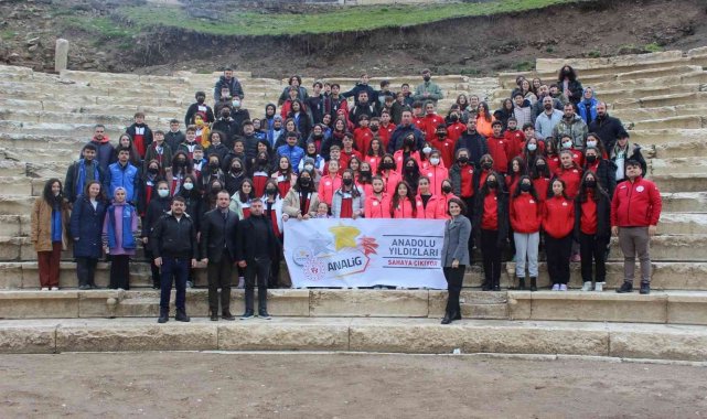 Voleybolcular Konuralp Antik kenti gezdi