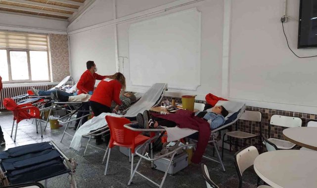 Yabancı Diller Yüksekokulundan gönüllü kan bağışı