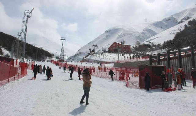 Yağan kar Palandöken'e ilaç gibi geldi, pistler doldu taştı