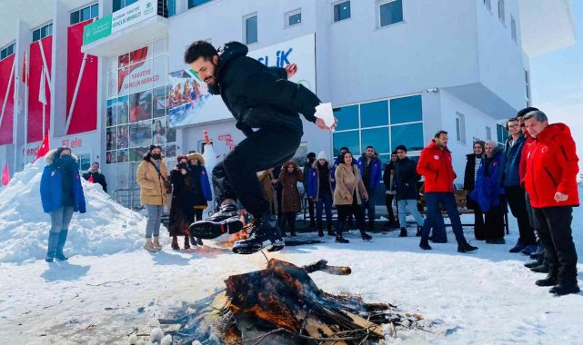 Yakutiye Gençlik Merkezi'nde nevruz ateşi