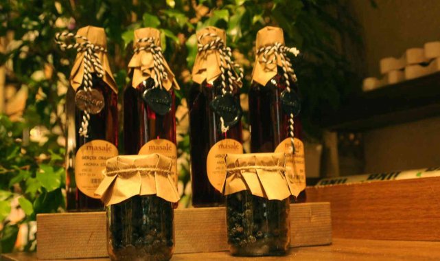 Yalova aronyası kuru meyvesi ve sirkesi ile de talep görüyor