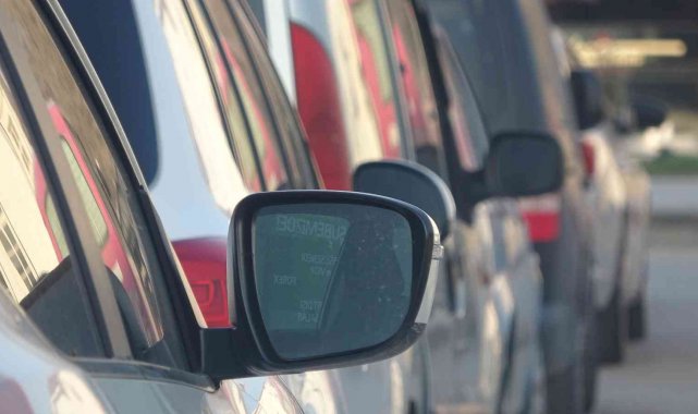 Yalova'da 4 kişiye 1 araç düşüyor