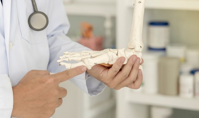 Yanlış ayakkabı seçimi kemik çıkıntısına neden olabilir