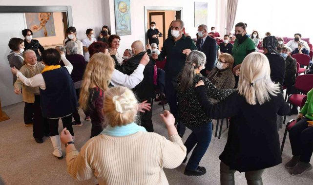 Yaşlı vatandaşlar için özel eğlence