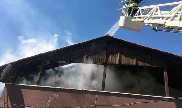 Yatağan'da çatı yangını