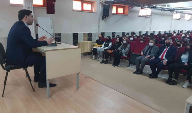 Yazıkonak Belediyesinden öğrencilere eğitim semineri