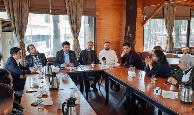 Yedirenk öğrenci topluluğu ile SUBÜ yönetimi bir araya geldi