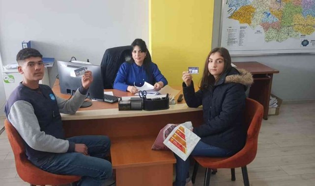 Yenişehir belediyesi lise öğrencilerine ücretsiz diyar kart dağıttı