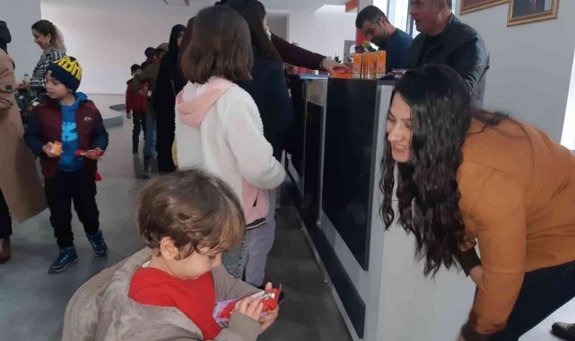 Yenişehir'de ücretsiz tiyatro şenliği başladı