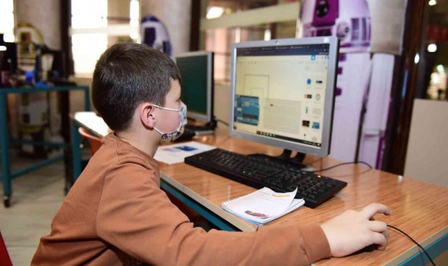 Yıldırım Belediyesi&#039;nden çocuklara ücretsiz robotik kodlama kursu
