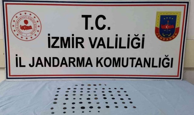 Yol kontrolünde durdurulan araçtan tarihi eserler çıktı
