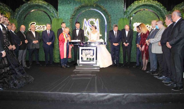 Yücel ailesinin mutlu günü