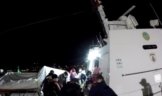 Yunanistan unsurlarınca geri itilen 17 düzensiz göçmen kurtarıldı