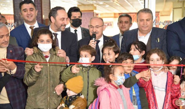 Yunusemre İlçe Halk Kütüphanesi açıldı