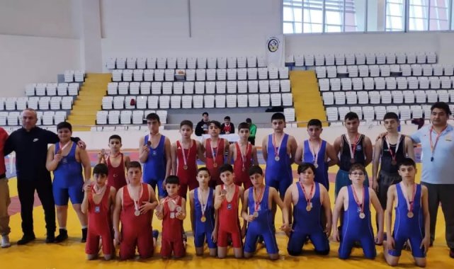 Yunusemreli güreşçiler 2 günde 27 madalya kazandı