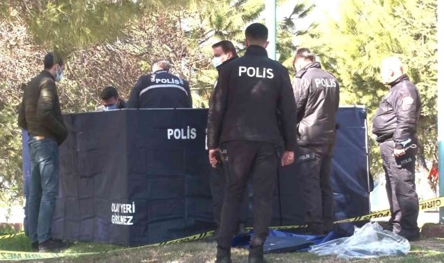 Yürüyüşten sonra dinlenmek için oturduğu bankta can verdi