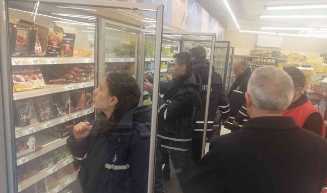 Zabıta ekibinden &#039;fiyat&#039; denetimi